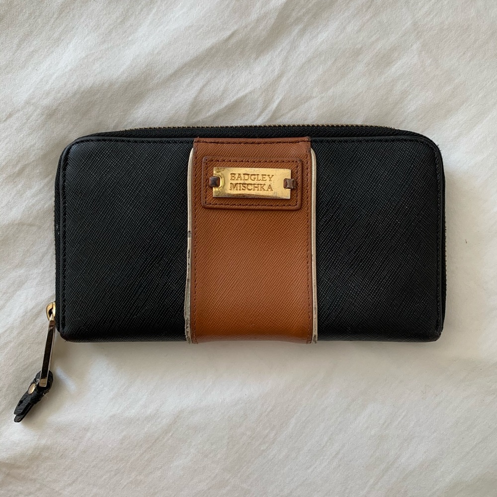 Badgley mischka wallet